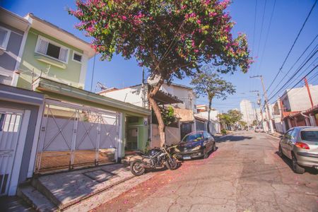 Casa à venda com 282m², 4 quartos e 4 vagas Casa à venda com 282m², 4 quartos e 4 vagasFachada