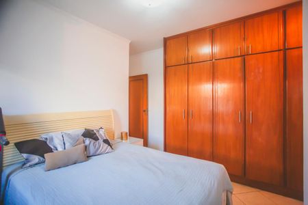 Casa à venda com 282m², 4 quartos e 4 vagas Casa à venda com 282m², 4 quartos e 4 vagasSuíte 2