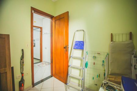 Casa à venda com 282m², 4 quartos e 4 vagas Casa à venda com 282m², 4 quartos e 4 vagasQuarto de Serviço