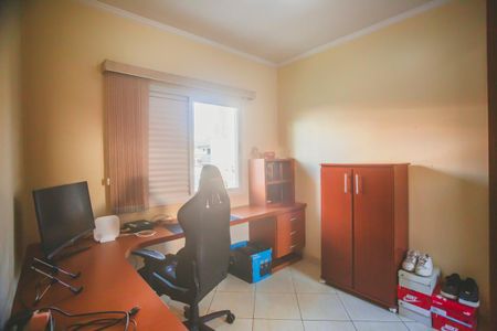 Casa à venda com 282m², 4 quartos e 4 vagas Casa à venda com 282m², 4 quartos e 4 vagasQuarto 2