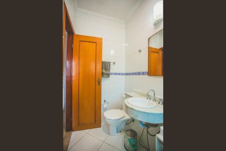 Casa à venda com 282m², 4 quartos e 4 vagas Casa à venda com 282m², 4 quartos e 4 vagasBanheiro Suíte 1