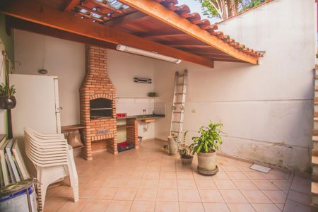 Casa à venda com 282m², 4 quartos e 4 vagas Casa à venda com 282m², 4 quartos e 4 vagasChurrasqueira