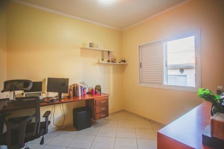 Casa à venda com 282m², 4 quartos e 4 vagas Casa à venda com 282m², 4 quartos e 4 vagasQuarto 1