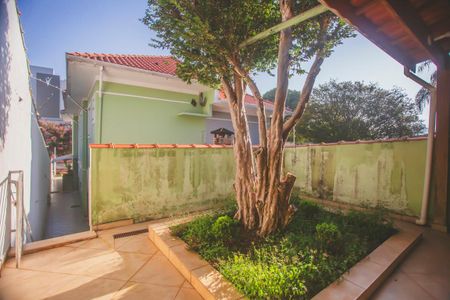 Casa à venda com 282m², 4 quartos e 4 vagas Casa à venda com 282m², 4 quartos e 4 vagasQuintal