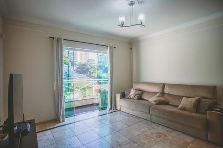 Casa à venda com 282m², 4 quartos e 4 vagas Casa à venda com 282m², 4 quartos e 4 vagasSala de Estar