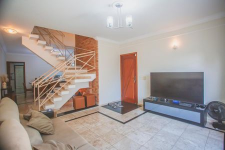 Casa à venda com 282m², 4 quartos e 4 vagas Casa à venda com 282m², 4 quartos e 4 vagasSala de Estar