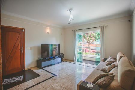 Casa à venda com 282m², 4 quartos e 4 vagas Casa à venda com 282m², 4 quartos e 4 vagasSala de Estar