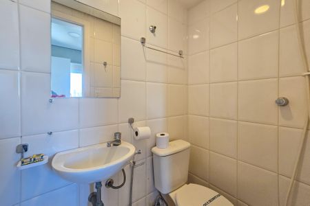 Apartamento para alugar com 130m², 3 quartos e 2 vagas Apartamento para alugar com 130m², 3 quartos e 2 vagasBanheiro de Serviço