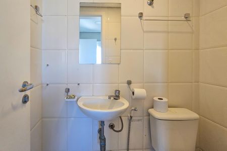 Apartamento para alugar com 130m², 3 quartos e 2 vagas Apartamento para alugar com 130m², 3 quartos e 2 vagasBanheiro de Serviço