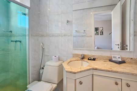 Apartamento para alugar com 130m², 3 quartos e 2 vagas Apartamento para alugar com 130m², 3 quartos e 2 vagasBanheiro da suíte 1