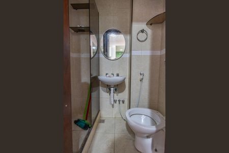 Apartamento à venda com 116m², 2 quartos e 1 vaga Apartamento à venda com 116m², 2 quartos e 1 vagaBanheiro de Serviço