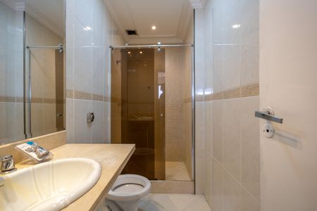 Apartamento à venda com 116m², 2 quartos e 1 vaga Apartamento à venda com 116m², 2 quartos e 1 vagaBanheiro da Suíte