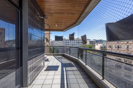 Apartamento à venda com 116m², 2 quartos e 1 vaga Apartamento à venda com 116m², 2 quartos e 1 vagaVaranda da Sala