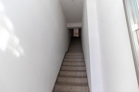 Apartamento para alugar com 65m², 2 quartos e sem vagaEscada Externa
