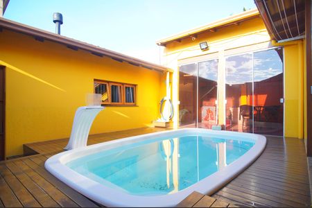 Casa à venda com 149m², 3 quartos e 3 vagasPiscina