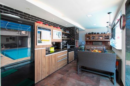 Casa de condomínio à venda com 720m², 5 quartos e 4 vagasChurrasqueira - Cozinha Gourmet