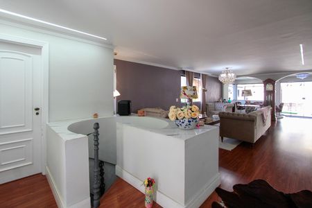 Casa de condomínio à venda com 720m², 5 quartos e 4 vagasSala