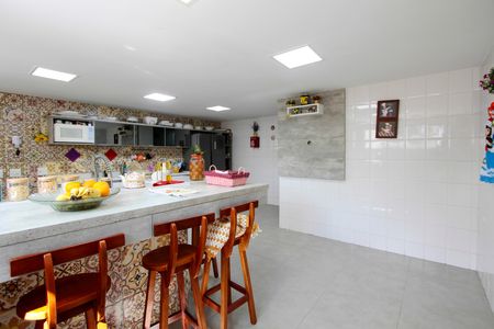 Casa de condomínio à venda com 720m², 5 quartos e 4 vagasCozinha