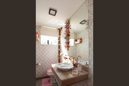 Casa de condomínio à venda com 720m², 5 quartos e 4 vagasLavabo