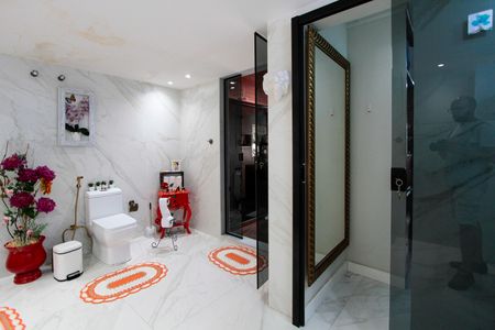 Casa de condomínio à venda com 720m², 5 quartos e 4 vagasBanheiro da Suíte 1