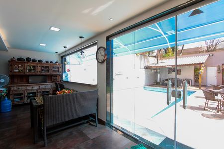 Casa de condomínio à venda com 720m², 5 quartos e 4 vagasChurrasqueira - Cozinha Gourmet