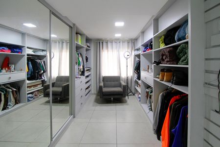 Casa de condomínio à venda com 720m², 5 quartos e 4 vagasCloset da Suíte 3