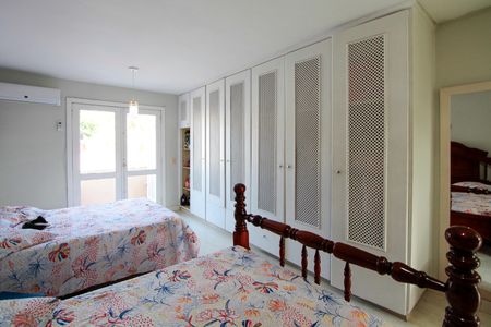 Casa de condomínio à venda com 720m², 5 quartos e 4 vagasQuarto 1