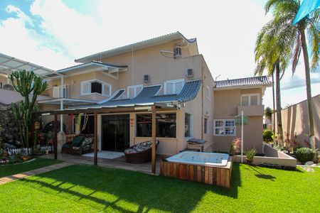 Casa de condomínio à venda com 720m², 5 quartos e 4 vagasQuintal