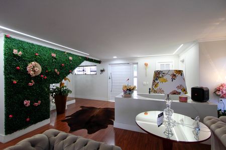 Casa de condomínio à venda com 720m², 5 quartos e 4 vagasSala