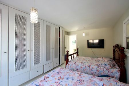 Casa de condomínio à venda com 720m², 5 quartos e 4 vagasQuarto 1