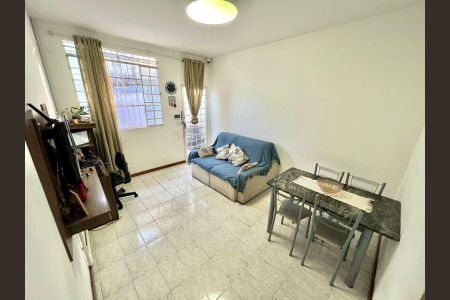 Casa à venda com 62m², 2 quartos e 1 vaga Casa à venda com 62m², 2 quartos e 1 vagaSala