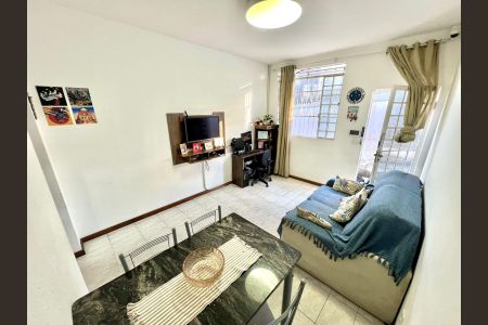 Casa à venda com 62m², 2 quartos e 1 vaga Casa à venda com 62m², 2 quartos e 1 vagaSala