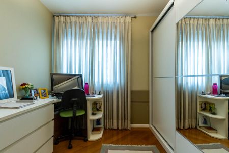 Apartamento à venda com 218m², 3 quartos e 4 vagasEscritório