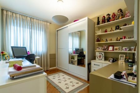 Apartamento à venda com 218m², 3 quartos e 4 vagasEscritório
