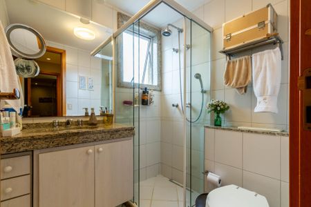 Apartamento à venda com 218m², 3 quartos e 4 vagasBanheiro