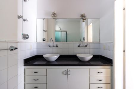 Apartamento à venda com 134m², 3 quartos e 1 vagaBanheiro da Suíte