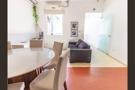 Casa à venda com 300m², 2 quartos e 4 vagasSala/Cozinha