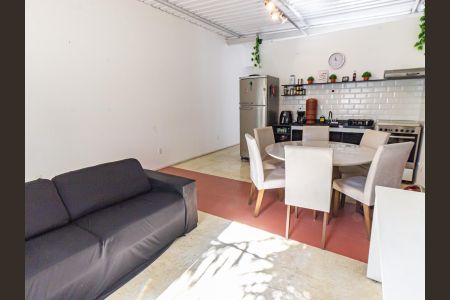 Casa à venda com 300m², 2 quartos e 4 vagasSala/Cozinha