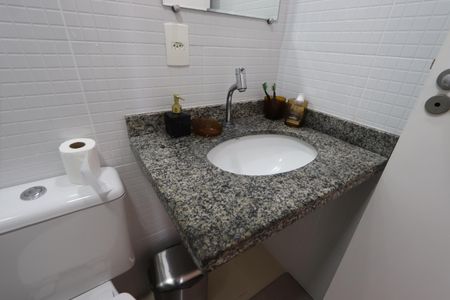 Apartamento à venda com 64m², 3 quartos e 1 vagaBanheiro Social