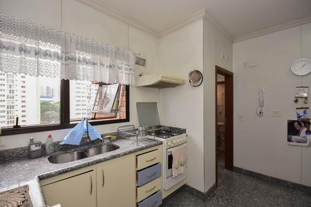 Apartamento à venda com 285m², 4 quartos e 4 vagas Apartamento à venda com 285m², 4 quartos e 4 vagasCozinha