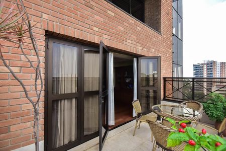 Apartamento à venda com 285m², 4 quartos e 4 vagas Apartamento à venda com 285m², 4 quartos e 4 vagasVaranda