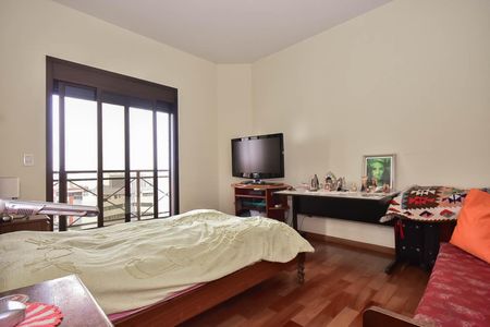 Apartamento à venda com 285m², 4 quartos e 4 vagas Apartamento à venda com 285m², 4 quartos e 4 vagasSuíte 3