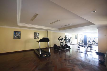 Apartamento à venda com 285m², 4 quartos e 4 vagas Apartamento à venda com 285m², 4 quartos e 4 vagasÁrea comum - Academia