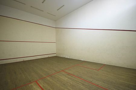 Apartamento à venda com 285m², 4 quartos e 4 vagas Apartamento à venda com 285m², 4 quartos e 4 vagasÁrea comum - Quadra de Squash