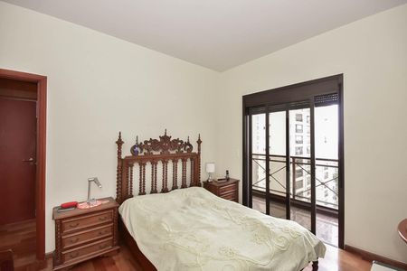 Apartamento à venda com 285m², 4 quartos e 4 vagas Apartamento à venda com 285m², 4 quartos e 4 vagasSuíte 3