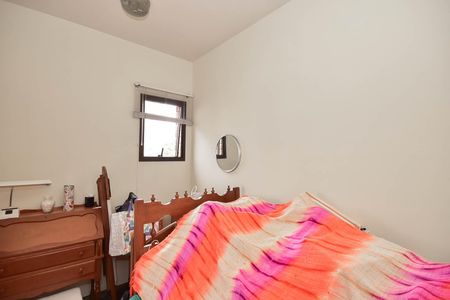 Apartamento à venda com 285m², 4 quartos e 4 vagas Apartamento à venda com 285m², 4 quartos e 4 vagasQuarto de Serviço