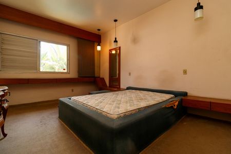 Casa para alugar com 530m², 4 quartos e 3 vagas Casa para alugar com 530m², 4 quartos e 3 vagasSuíte