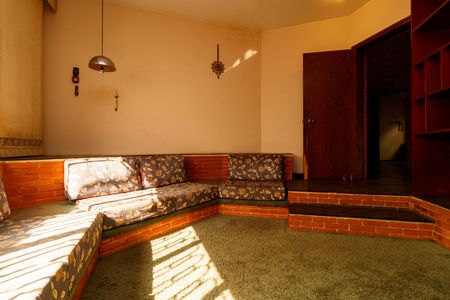 Casa para alugar com 530m², 4 quartos e 3 vagas Casa para alugar com 530m², 4 quartos e 3 vagasSala