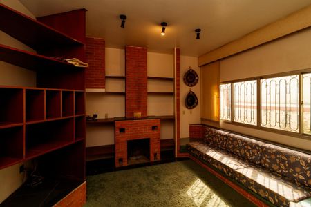 Casa para alugar com 530m², 4 quartos e 3 vagas Casa para alugar com 530m², 4 quartos e 3 vagasSala