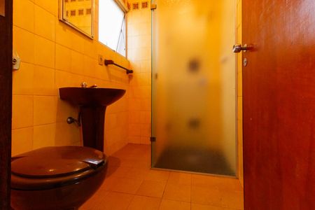 Casa para alugar com 530m², 4 quartos e 3 vagas Casa para alugar com 530m², 4 quartos e 3 vagasBanheiro de serviço